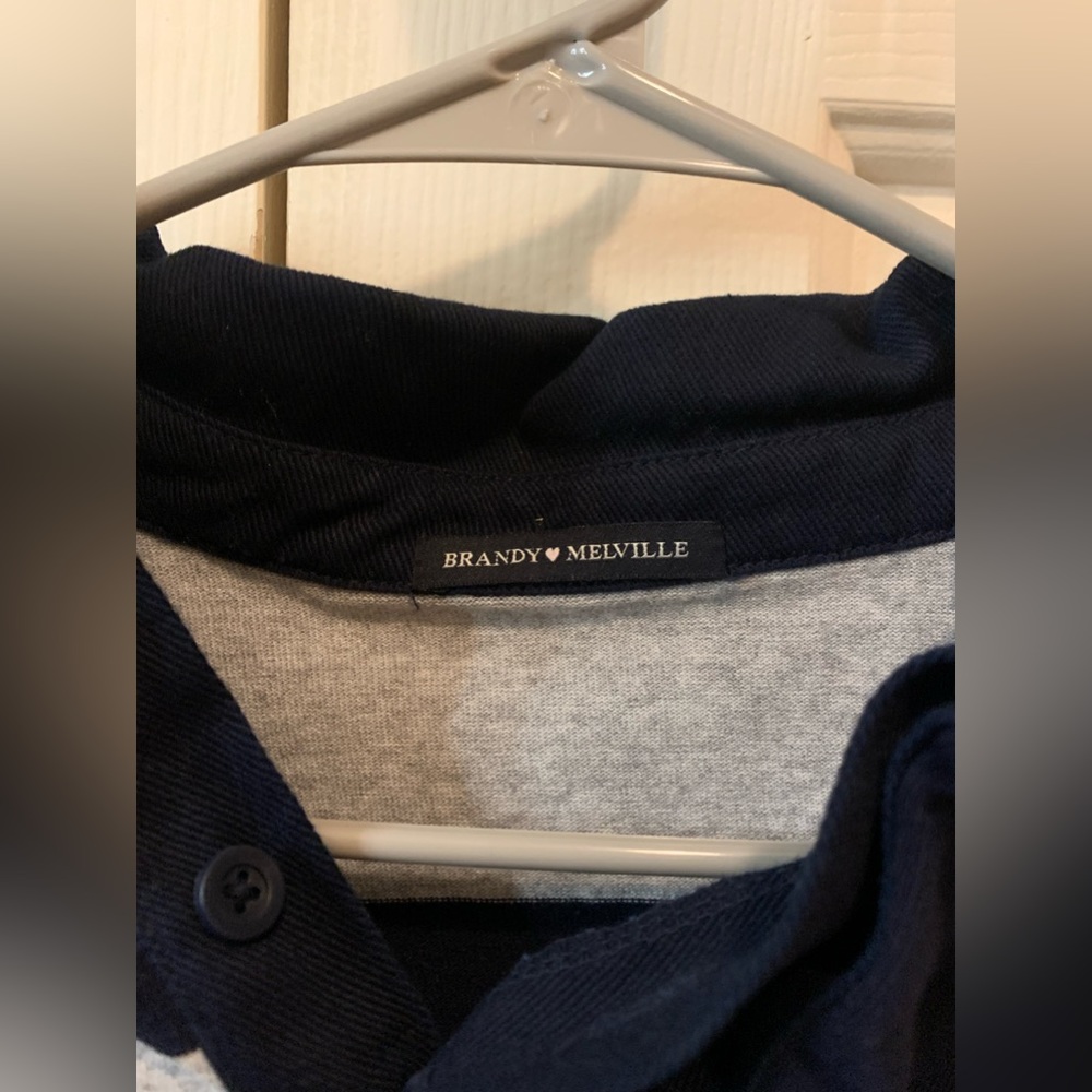 Brandy Melville cropped stripped collar neck shirt